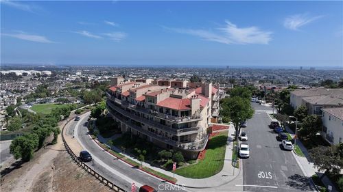 208-2700 E Panorama Dr, Signal Hill, CA, 90755 | Card Image