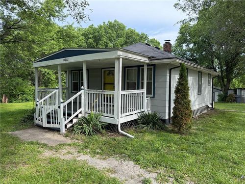 12602 E 37th St N, Sugar Creek, MO, 64050-1073 | Card Image