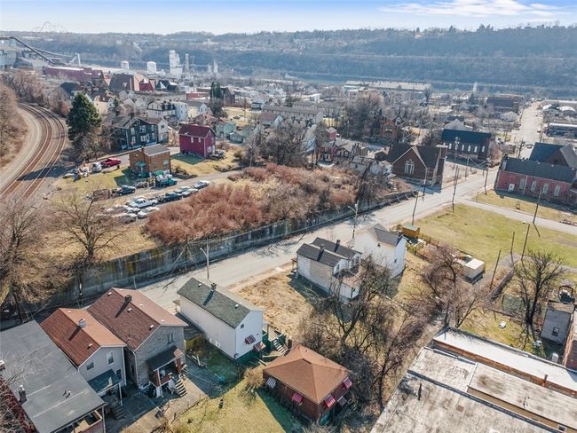 537 6 Th St, House other with 5 bedrooms, 3 bathrooms and 3 parking in Braddock PA | Image 41