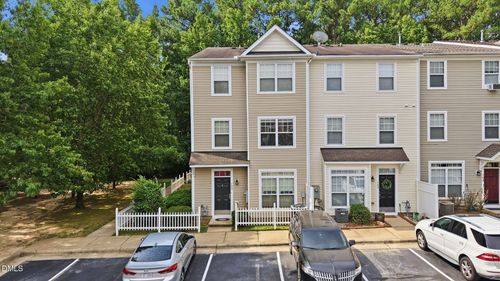 8621 Neuse Club Ln, Raleigh, NC, 27616-8043 | Card Image