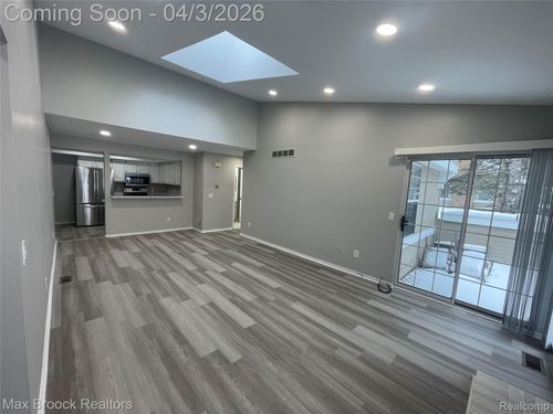 6600 Bellows Ct, West Bloomfield, MI, 48322-3443 | Card Image