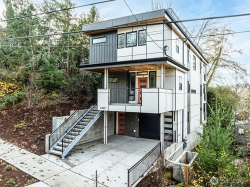 4009 21st Ave Sw, Seattle, WA, 98106-1223 | Card Image
