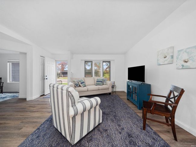 8006 E Cherokee Rd, House other with 3 bedrooms, 2 bathrooms and null parking in Syracuse IN | Image 7
