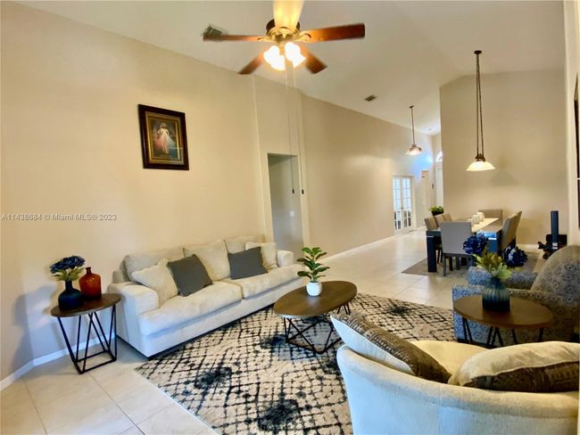 18915 Sw 29th St, House other with 4 bedrooms, 3 bathrooms and null parking in Miramar FL | Image 8