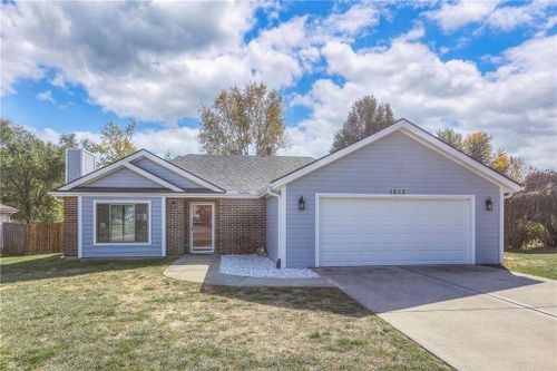 1013 Rock Creek Lane, Grain Valley, MO, 64029 | Card Image