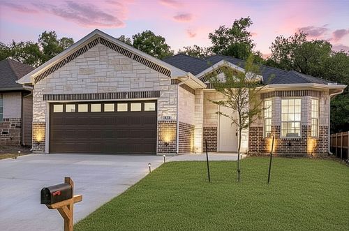 413 Henderson St, Bonham, TX, 75418-4735 | Card Image