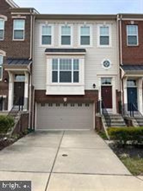 9075 Alexander Way, MANASSAS PARK, VA, 20111-8048 | Card Image