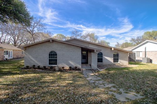 5909 Excalibur Dr, Garland, TX, 75044-3635 | Card Image