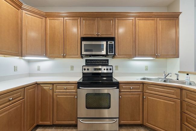UNIT-13 - 295 Salem St, Condo with 2 bedrooms, 2 bathrooms and 1 parking in Woburn MA | Image 13