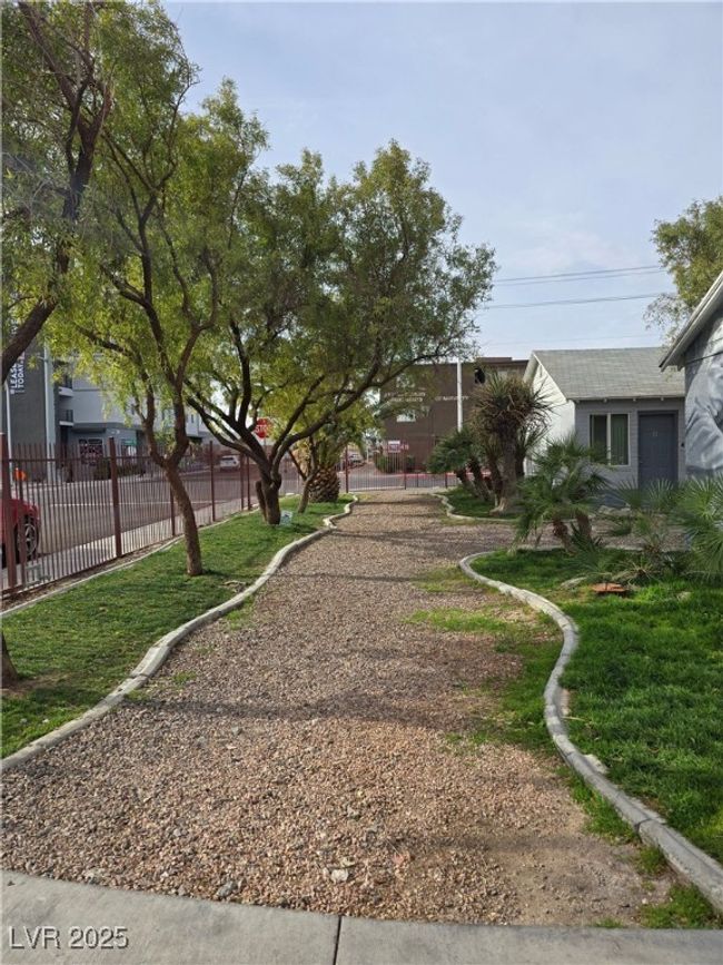 D - 311 N 11 Th St, Home with 1 bedrooms, 1 bathrooms and null parking in Las Vegas NV | Image 6