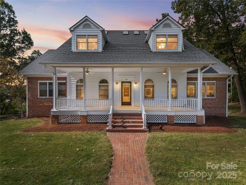 44 Ardoyne Rd, Asheville, NC, 28804-1402 | Card Image