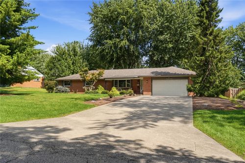 2116 Bonniedale Dr, Bellbrook, OH, 45305-1515 | Card Image