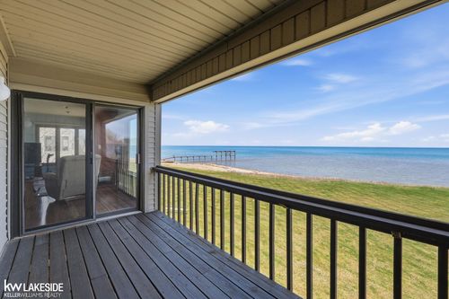 7226 2nd St, Lakeport, MI, 48059-1903 | Card Image