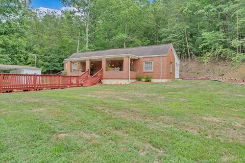 1852 Wildwood Rd, Salem, VA, 24153-1647 | Card Image