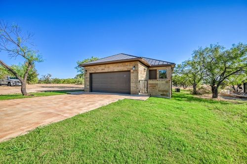 302 Parallel Cir, Horseshoe Bay, TX, 78657-6318 | Card Image
