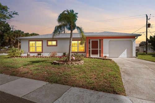 8460 Pickwick Rd, NORTH PORT, FL, 34287-2033 | Card Image