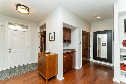 2011 Baihly Heights Dr Sw, Rochester, MN, 55902-1339 | Card Image