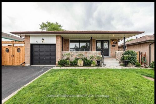 88 Ardglen Dr, Brampton, ON, L6W1V6 | Card Image