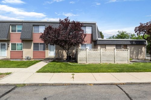 9744 S Yorkshire Dr, South Jordan, UT, 84009-9627 | Card Image