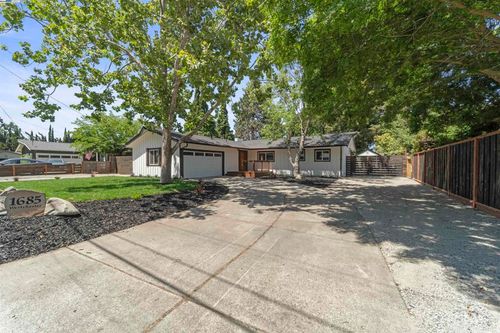 1685 Westchester Pl, Concord, CA, 94519-1939 | Card Image