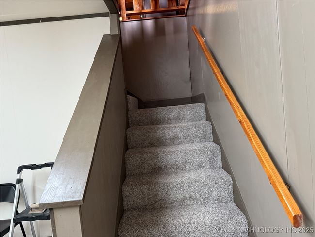 Stairs to Basement | Image 20
