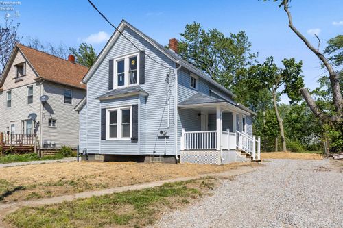 929 Washington Ave, Lorain, OH, 44052-1965 | Card Image