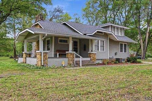 1607 Nw Lower Silver Lake Rd, Topeka, KS, 66608-1626 | Card Image