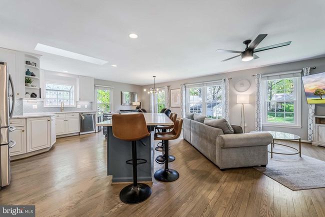 2583 John Milton Dr, House other with 4 bedrooms, 3 bathrooms and null parking in HERNDON VA | Image 5