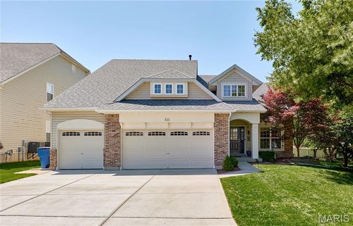 111 Berry Manor Cir, Saint Peters, MO, 63376-5392 | Card Image