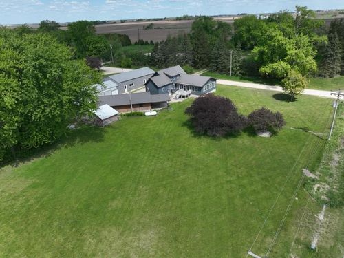 2496 239th Street, New Hampton, IA, 50659 | Card Image