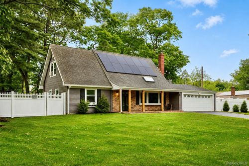 26 Wintergreen Dr, Coram, NY, 11727-2224 | Card Image