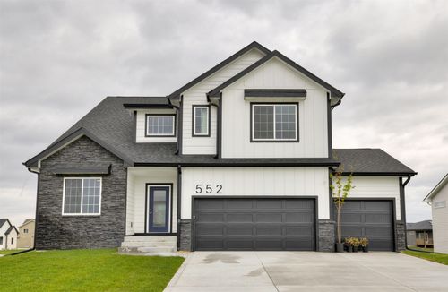 552 Westwood Dr, Huxley, IA, 50124-5013 | Card Image