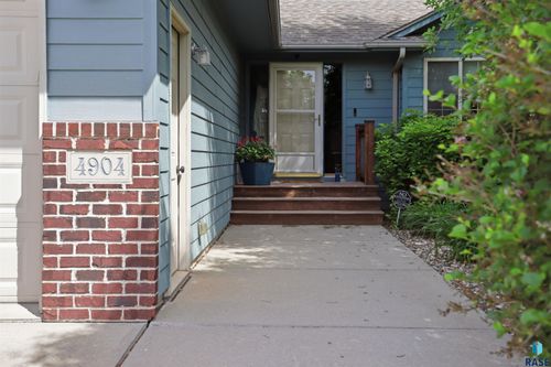 4904 E Tiger Lilly St, Sioux Falls, SD, 57110-4326 | Card Image