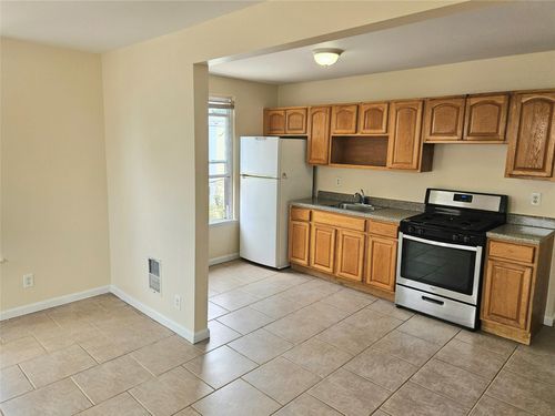 apt-2r-78 81st St, Glendale, NY, 11385-7605 | Card Image