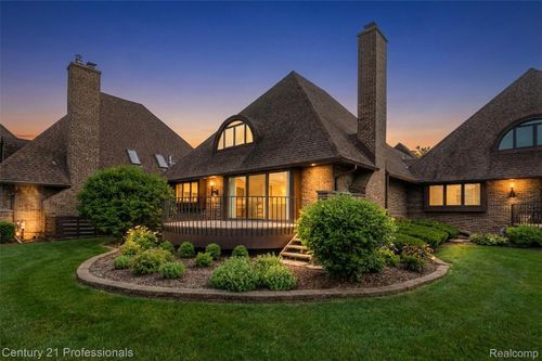 5-9095 S Saginaw Rd, Grand Blanc, MI, 48439-9579 | Card Image