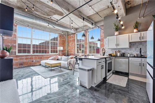 apt-407-321 W 7th St, Kansas City, MO, 64105-1687 | Card Image