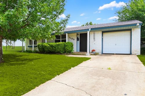 1105 Glenn Dr, Euless, TX, 76039-2615 | Card Image