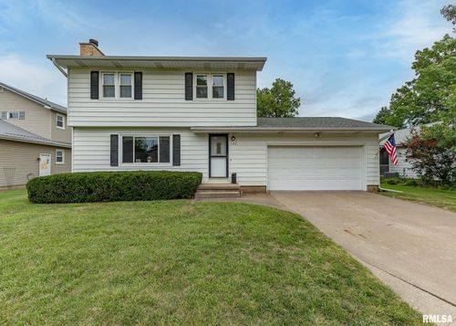 322 15th Pl, Camanche, IA, 52730-1151 | Card Image