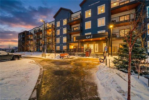 204-54 Koda St, Barrie, ON, L9J0J6 | Card Image