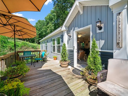 1091 Kelly Hunter Rd, Marshall, NC, 28753-7073 | Card Image