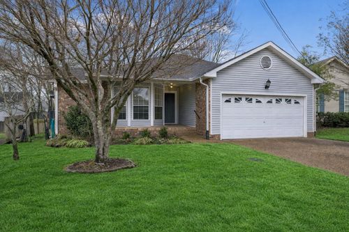 103 Oak Leaf Ct, Hendersonville, TN, 37075-2560 | Card Image