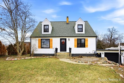 4595 Wakefield Ave Ne, Comstock Park, MI, 49321-8541 | Card Image