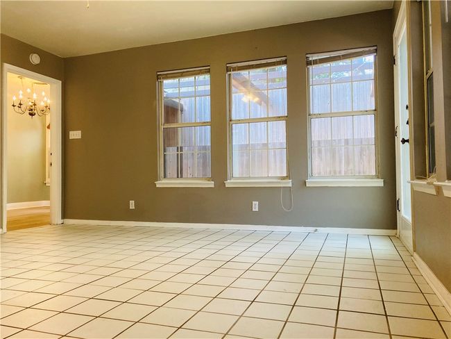 2400 W 7 Th St, House other with 4 bedrooms, 2 bathrooms and 4 parking in Austin TX | Image 18