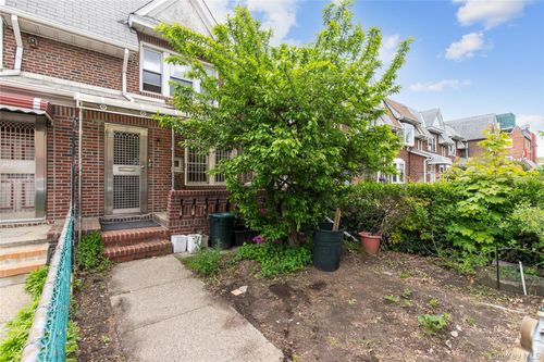 15335 60th Ave, Flushing, NY, 11355-5540 | Card Image