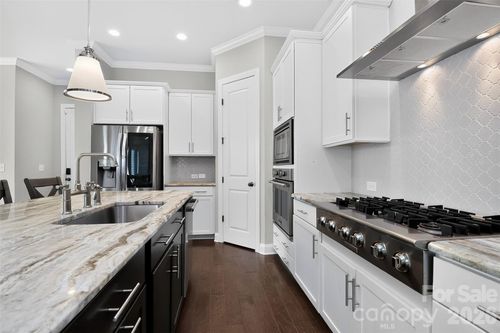 8910 Matthews Farm Ln, Charlotte, NC, 28277-5006 | Card Image