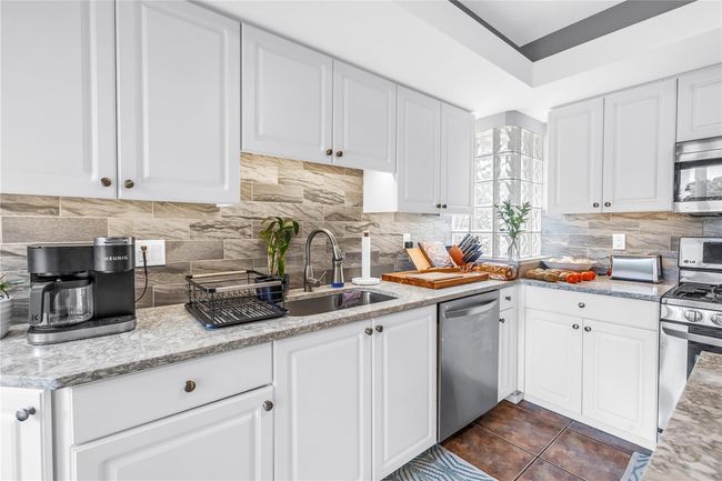 APT-1 - 200 Cocoanut Ave, Condo with 2 bedrooms, 3 bathrooms and null parking in SARASOTA FL | Image 9