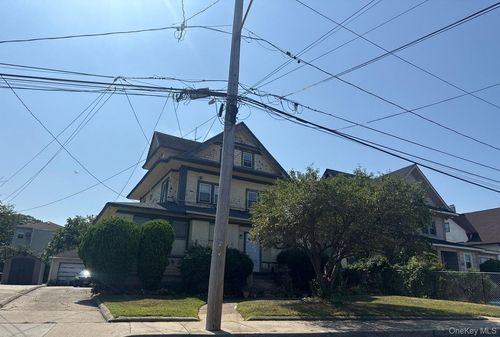 2871 Faber Ter, Far Rockaway, NY, 11691-1705 | Card Image