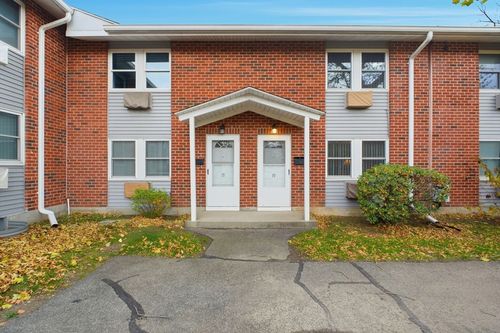 19-19 Manor Ct, Springfield, MA, 01118 | Card Image