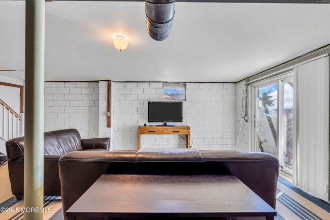 walkout basement | Image 41