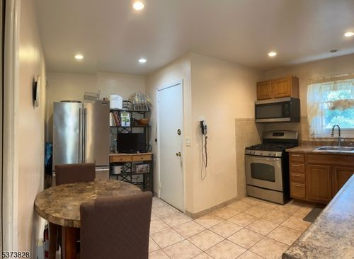 1013 Burnet Ave, Union, NJ, 07083-5610 | Card Image